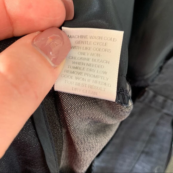 New York and Company navy capri pants size 4 - Picture 4 of 7